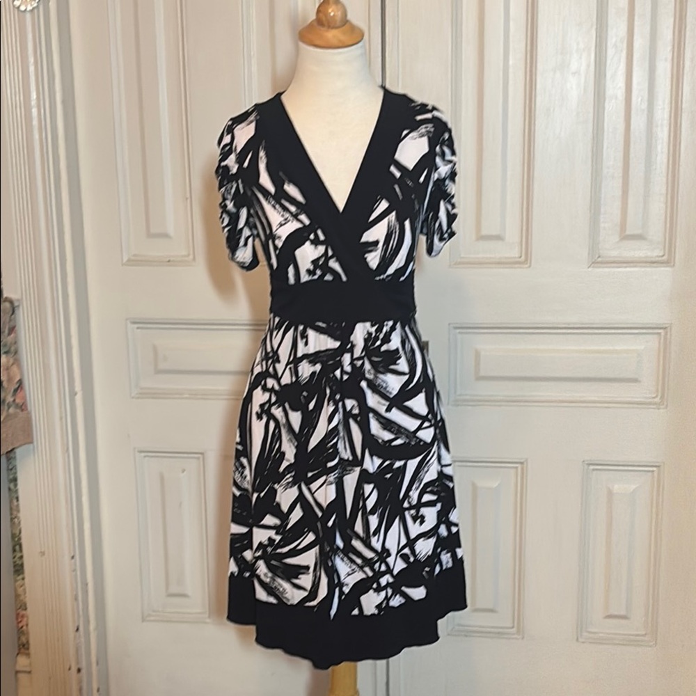 Iz Byer Black and White Fit and Flare Midi Dress